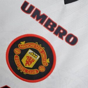 Retro Manchester United 1996/97 Away Jersey - Image 4